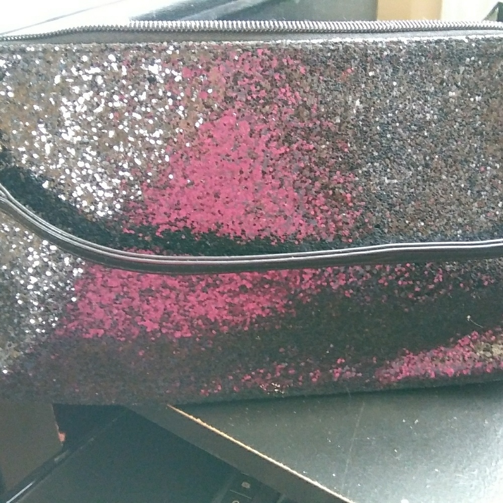 Black Ion Clutch